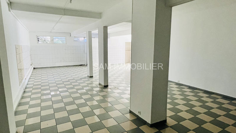 Local commercial - 110 m²