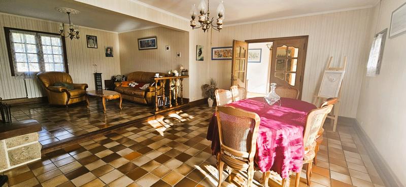 Maison - 179 m² - 7 pièces