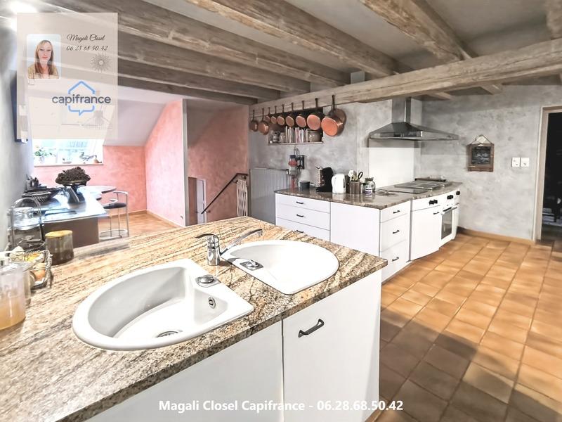 Maison - 350 m² - 9 pièces