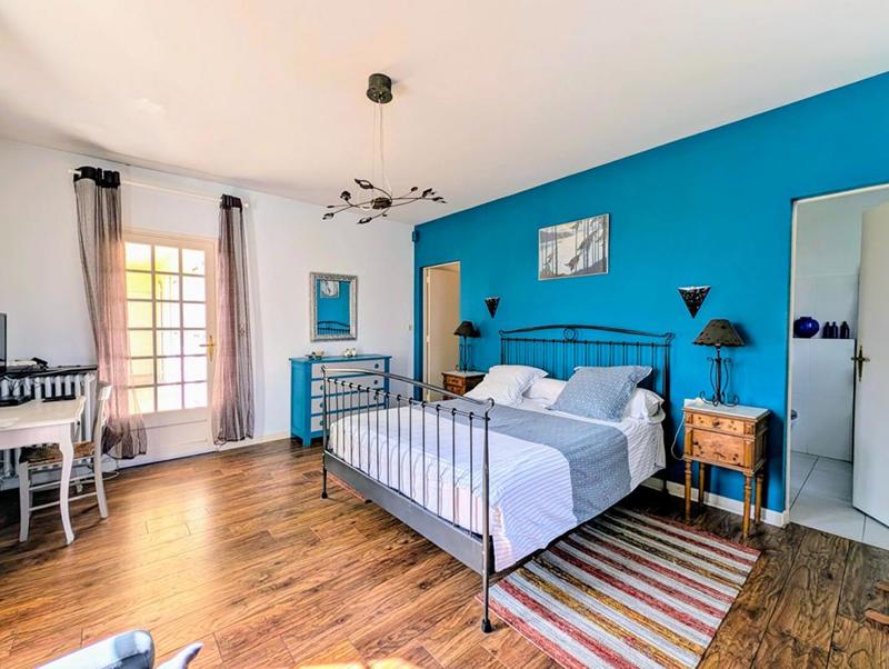 Propriété - 371 m² - 10 pièces