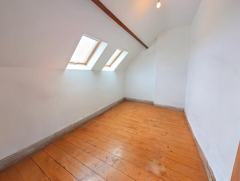 Maison - 300 m² - 11 pièces