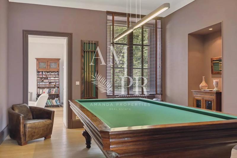 Villa - 492 m² - 15 pièces