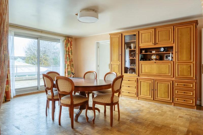 Maison - 215 m² - 8 pièces