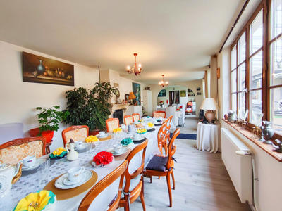 Maison - 319 m² - 12 pièces