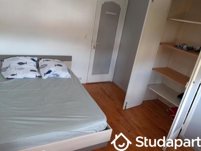 Chambre - 10 m² - 1 pièce