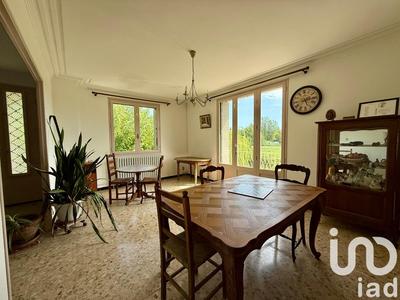 Maison - 210 m² - 11 pièces