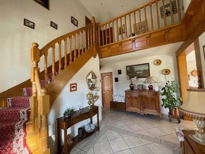 Maison - 185 m² - 7 pièces