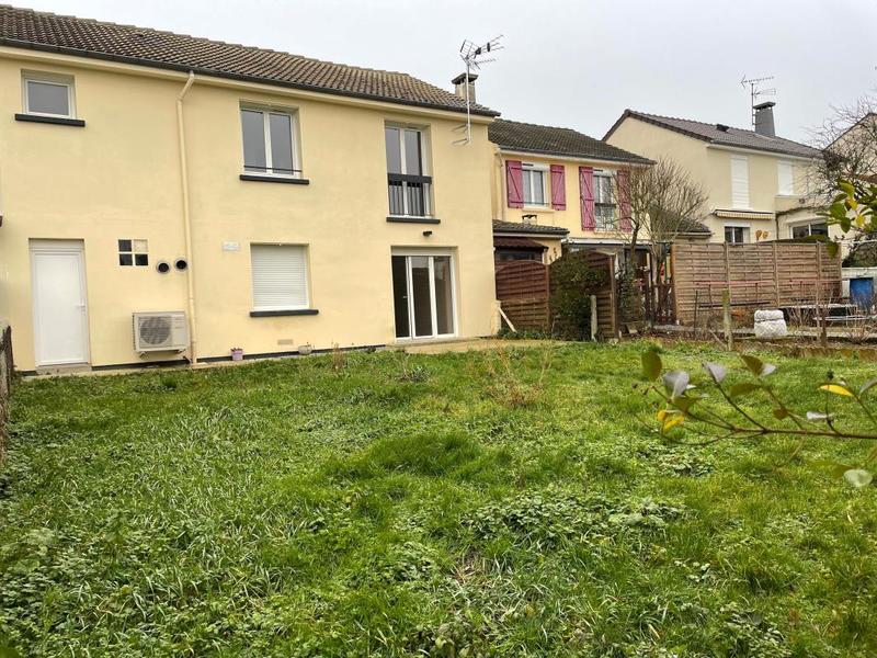 Maison - 94 m² - 5 pièces