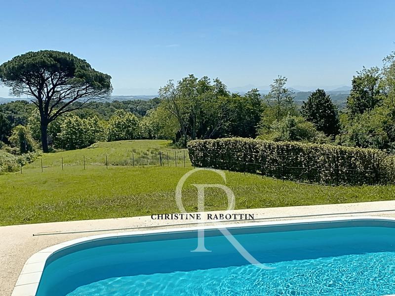 Maison - 143 m² - 4 pièces