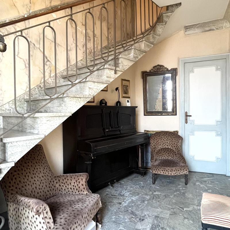 Maison - 220 m² - 8 pièces