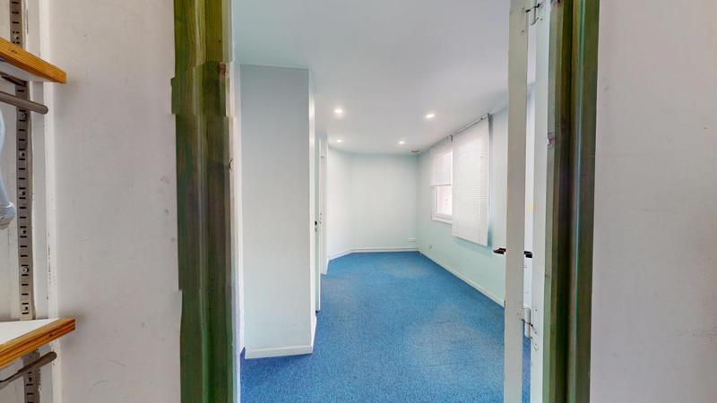 Bureau - 84 m² - 6 pièces