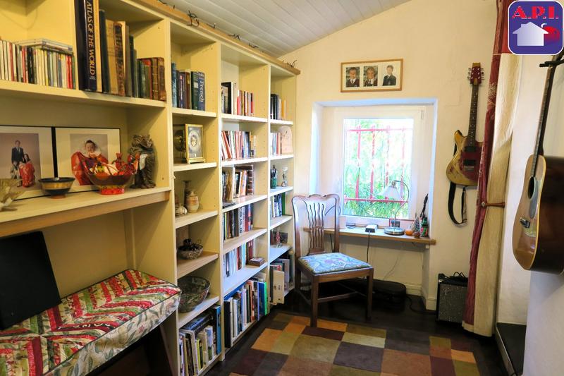 Maison - 230 m² - 9 pièces