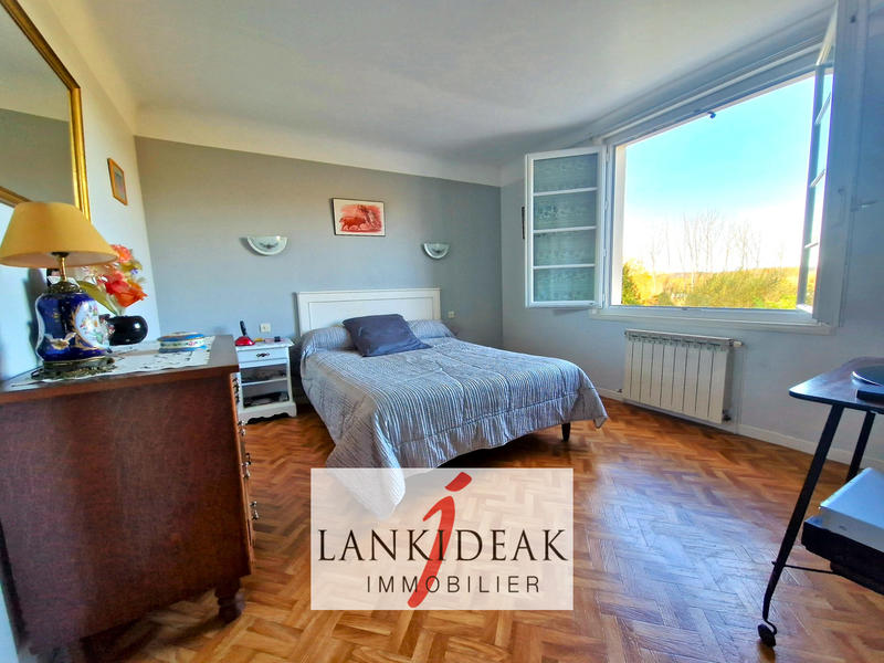 Maison - 104 m² - 4 pièces