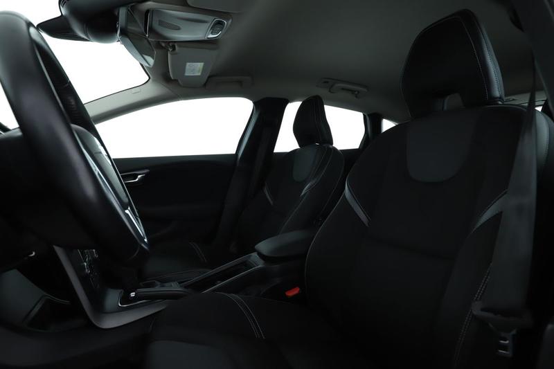 Volvo V40 1.5 T2 Momentum Geartronic 6 122 ch