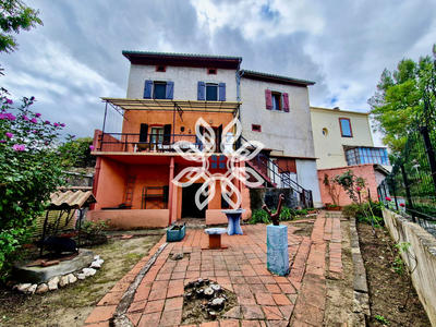 Maison - 98 m² - 6 pièces