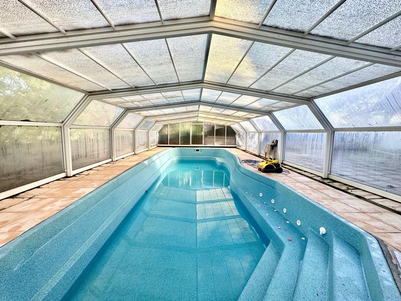 Maison - 280 m² - 10 pièces