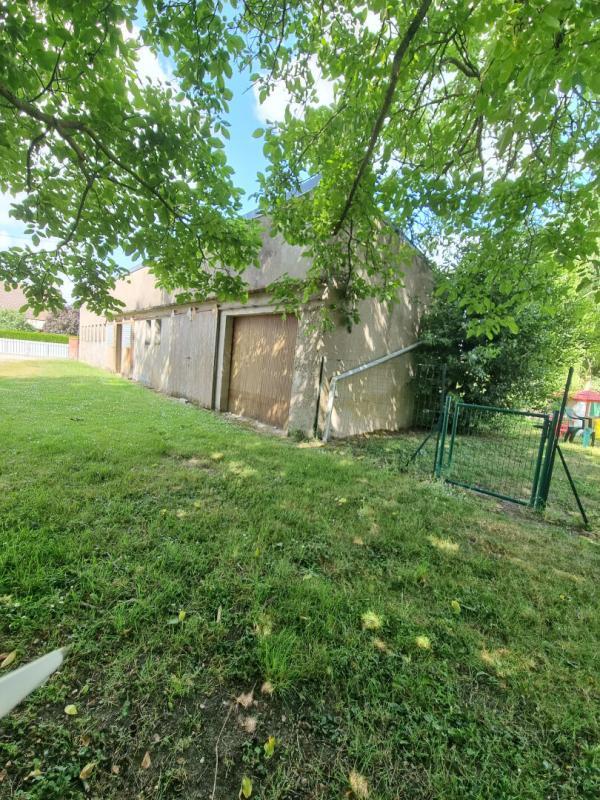 Parking / Garage - 104 m²