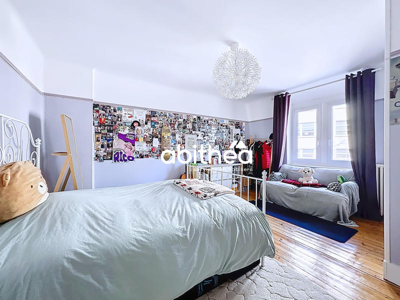 Maison - 318 m² - 8 pièces