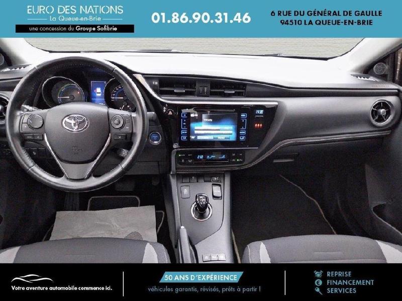 Toyota Auris Touring Sports Hybride 136h Design