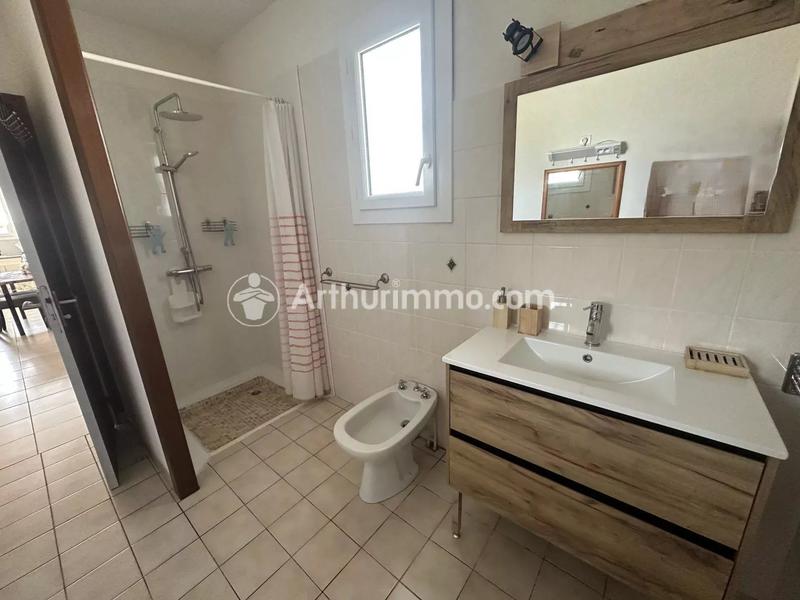 Maison - 239 m² - 8 pièces