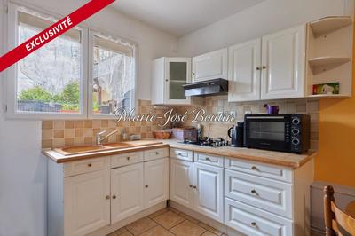 Maison - 280 m² - 13 pièces