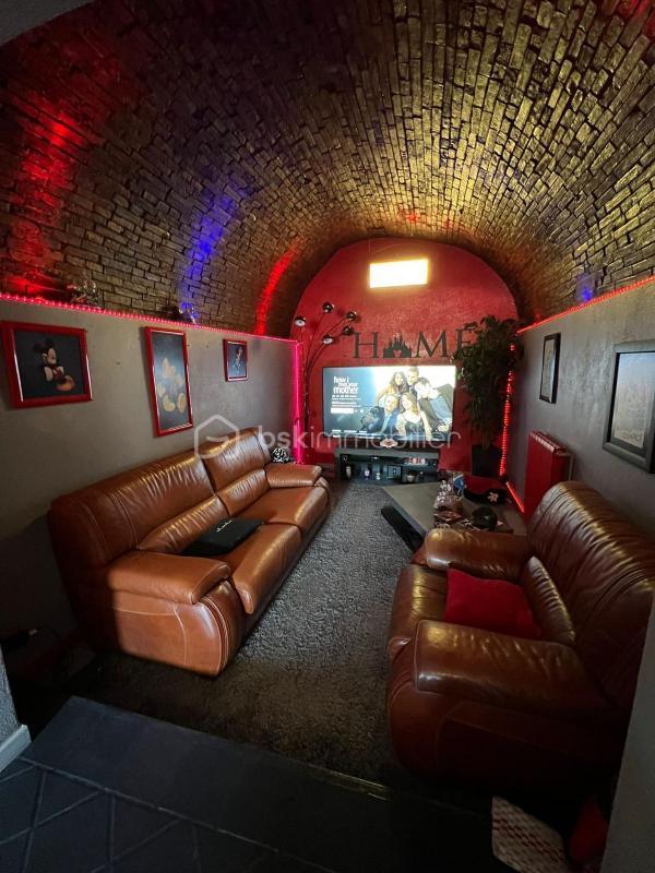 Villa - 252 m² - 9 pièces