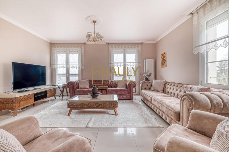 Maison - 340 m² - 10 pièces