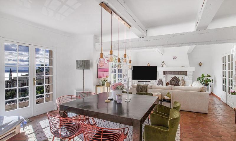 Villa - 220 m² - 10 pièces