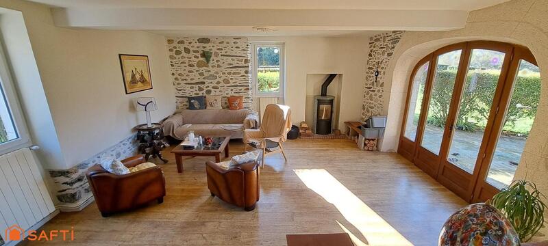 Maison - 416 m² - 13 pièces