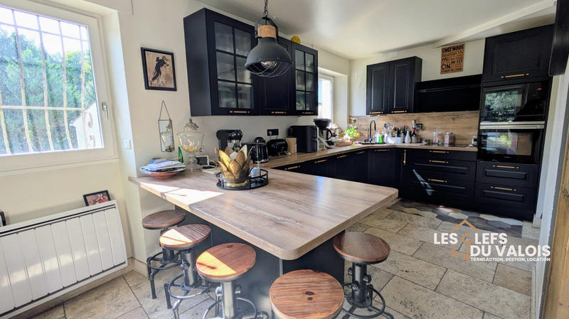 Maison - 165 m² - 8 pièces