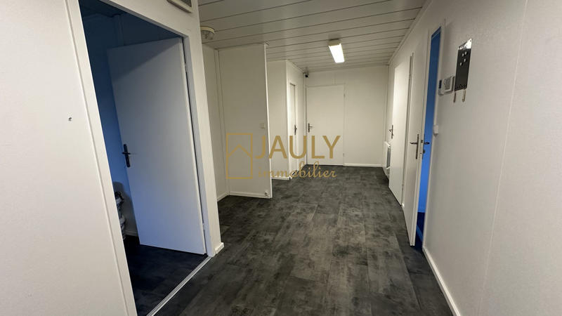 Local commercial - 84 m² - 1 pièce