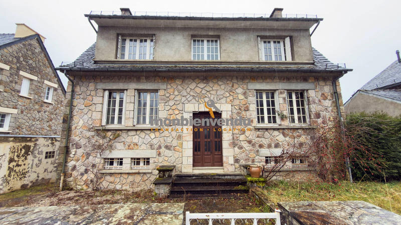 Maison - 225 m² - 29 pièces