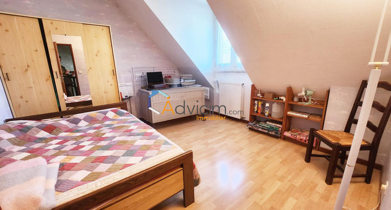 Maison - 220 m² - 8 pièces