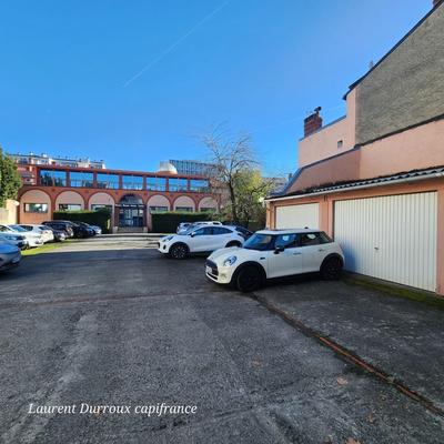 Immeuble - 710 m² - 16 pièces