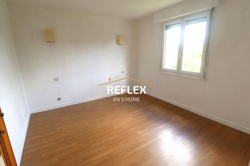 Maison - 233 m² - 8 pièces