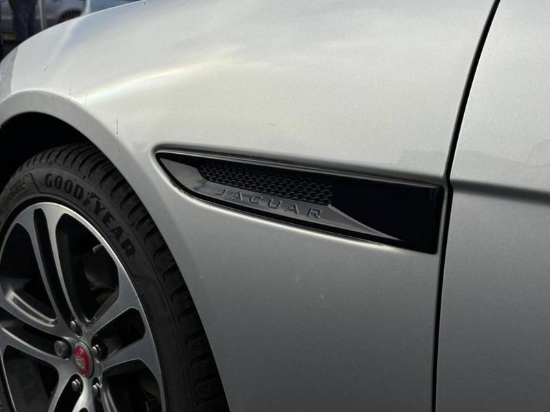 Jaguar Xe 2.0 D180ch R-Dynamic se Awd Bva8