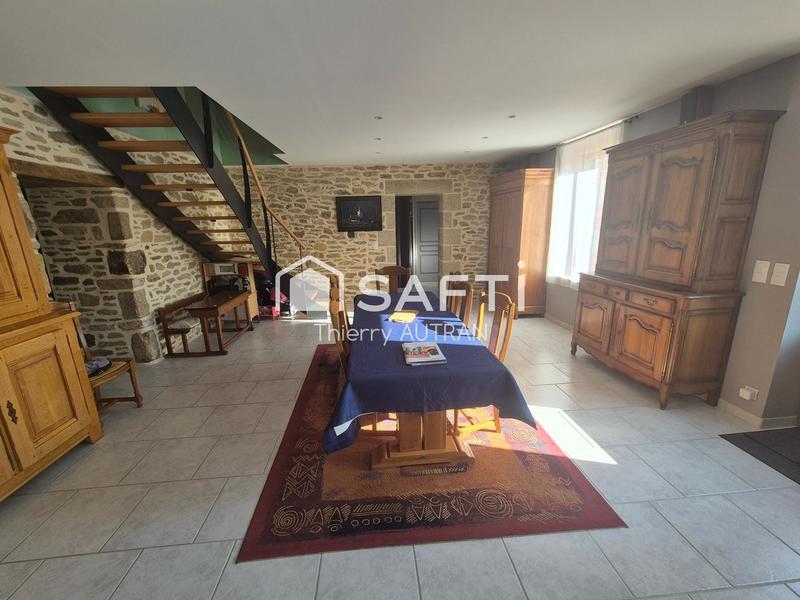 Maison - 216 m² - 9 pièces