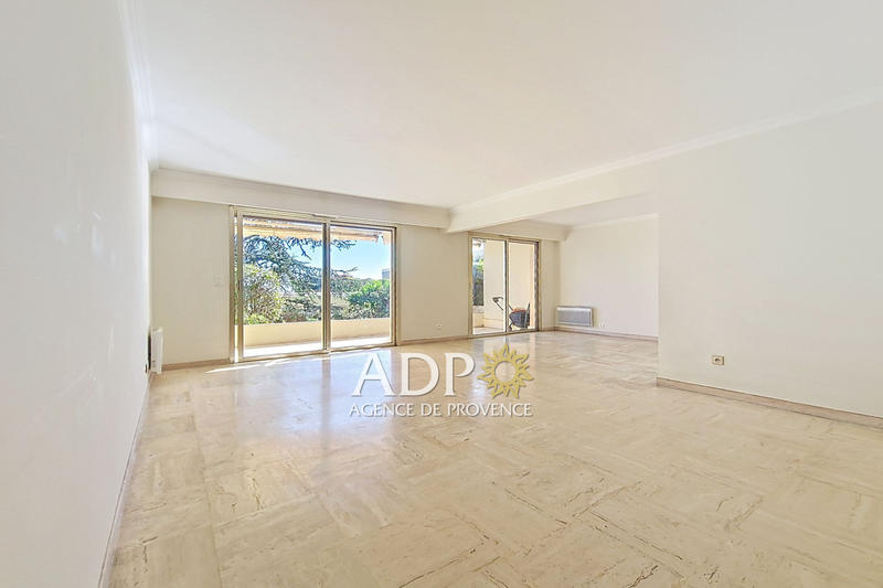 Appartement - 94 m² - 4 pièces