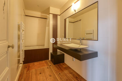 Maison - 258 m² - 14 pièces