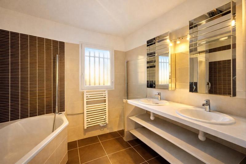 Maison traditionnelle - 93 m² - 5 pièces