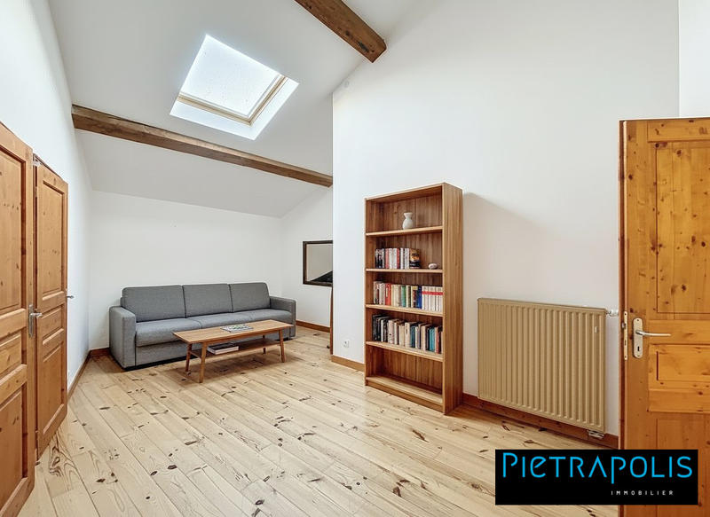 Maison - 277 m² - 9 pièces