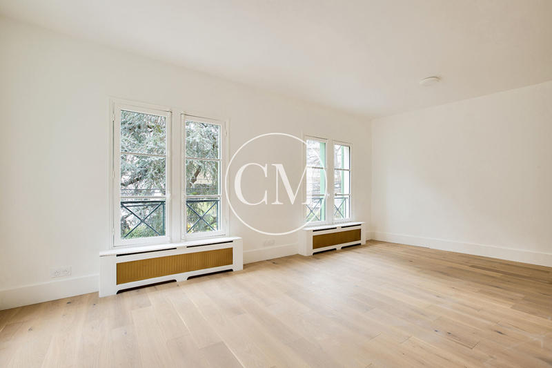 Maison - 211 m² - 7 pièces