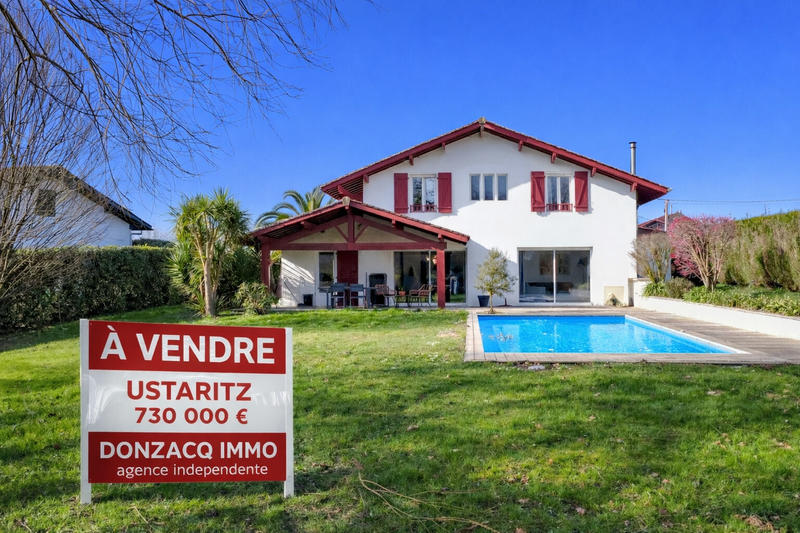 Maison - 250 m² - 7 pièces