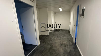 Local commercial - 84 m² - 1 pièce