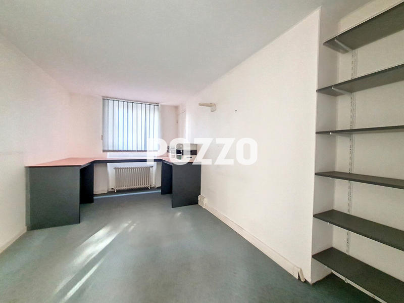 Local commercial - 132 m² - 7 pièces