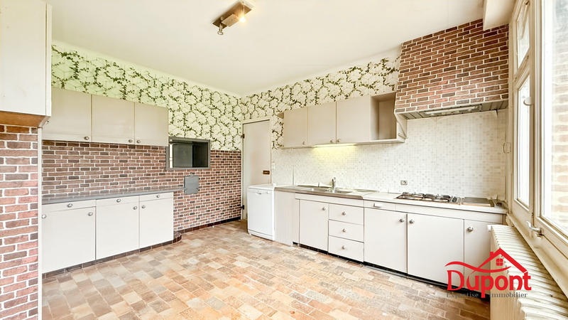 Maison - 236 m² - 10 pièces