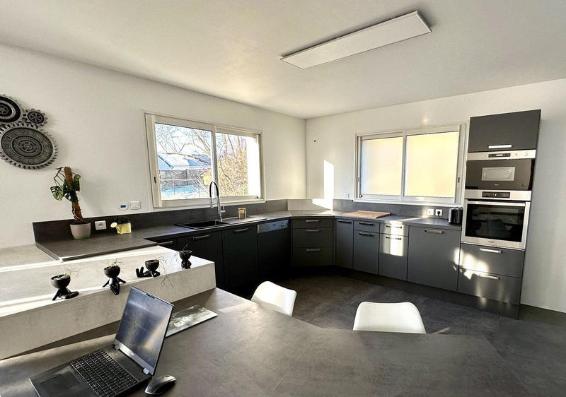 Maison - 170 m² - 6 pièces