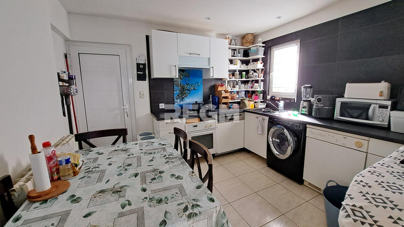 Maison - 180 m² - 6 pièces