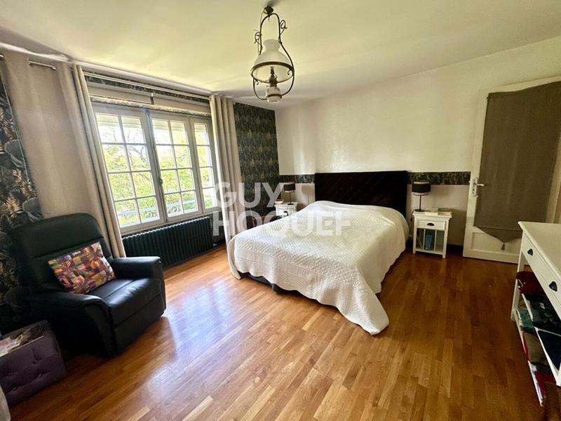 Demeure - 221 m² - 5 pièces