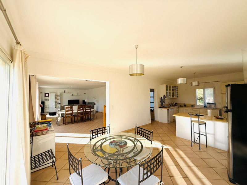 Maison contemporaine - 202 m² - 7 pièces